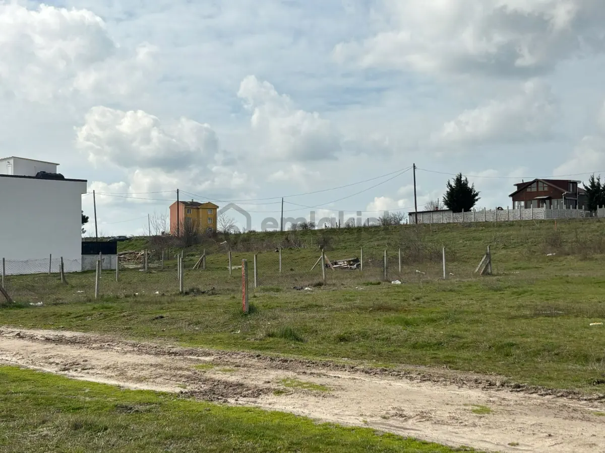 Güven'den Saray'da 300m² İmarlı Tek Tapu Yola Cephe Arsa !!!!!!! - 8