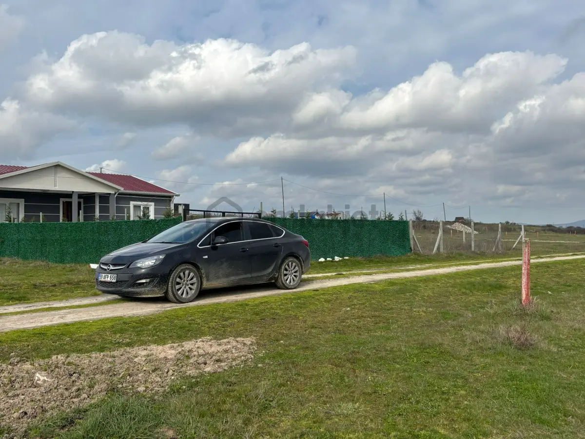 Güven'den Saray'da 300m² İmarlı Tek Tapu Yola Cephe Arsa !!!!!!! - 17