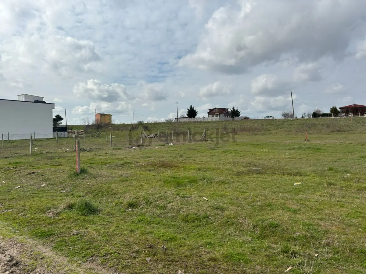 Güven'den Saray'da 300m² İmarlı Tek Tapu Yola Cephe Arsa !!!!!!! - 21