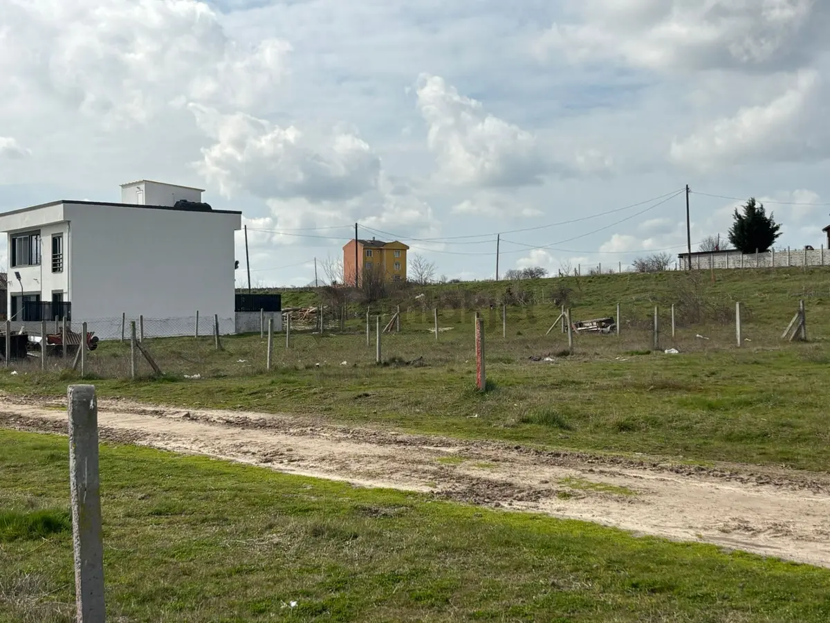 Güven'den Saray'da 300m² İmarlı Tek Tapu Yola Cephe Arsa !!!!!!! - 7