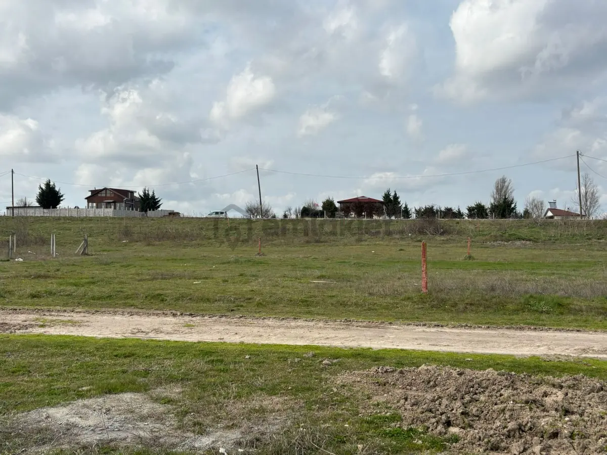 Güven'den Saray'da 300m² İmarlı Tek Tapu Yola Cephe Arsa !!!!!!! - 12