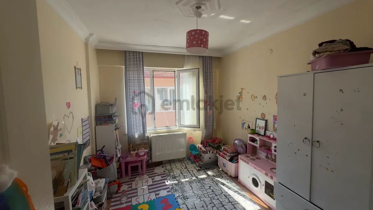 Bahçelievler De Satılık 3+1 Kapalı Mutfak Daire - 26