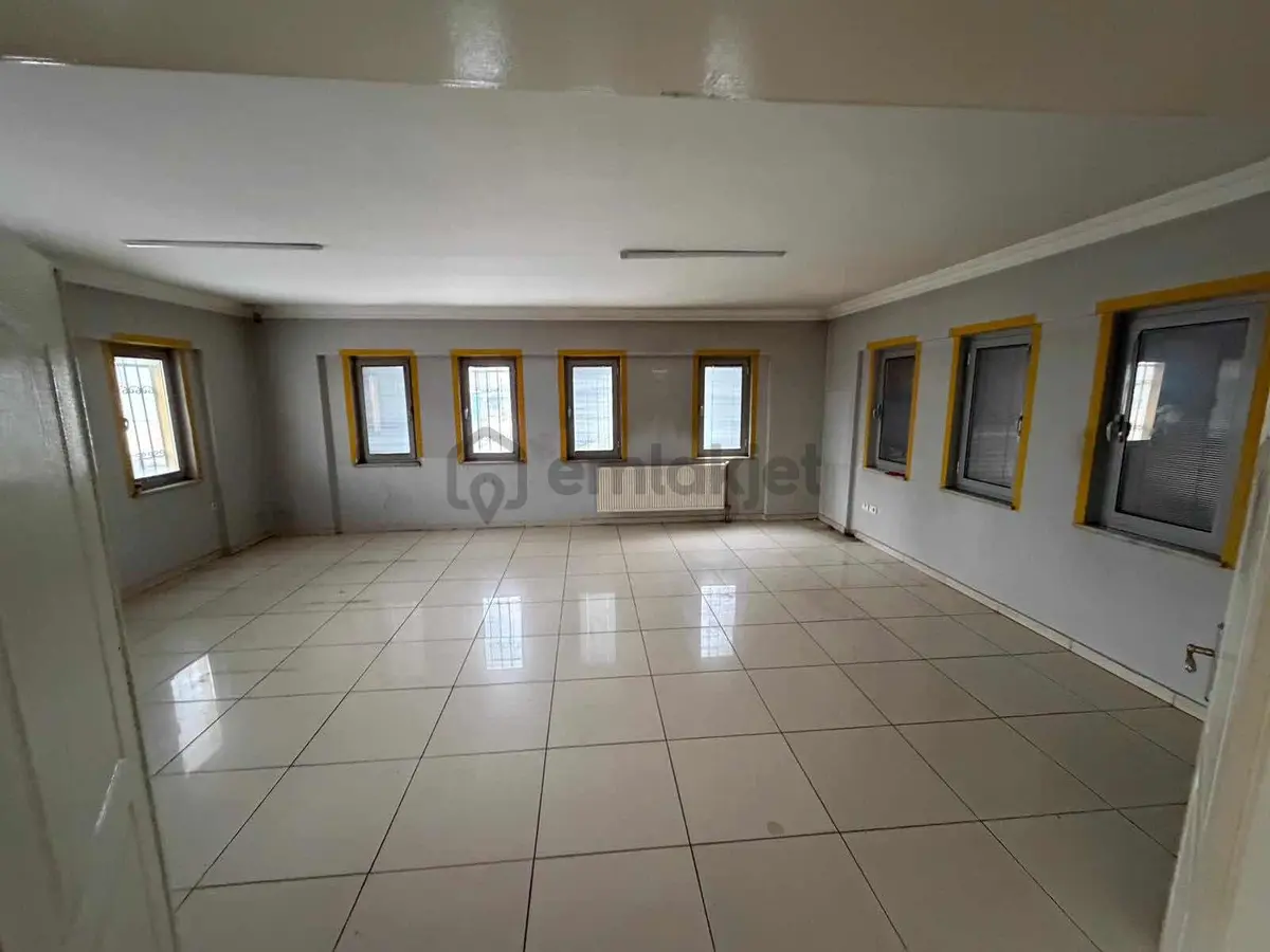 Erenler'de Satılık 1326m² Arsa Üzerinde Fabrika Binası - 32