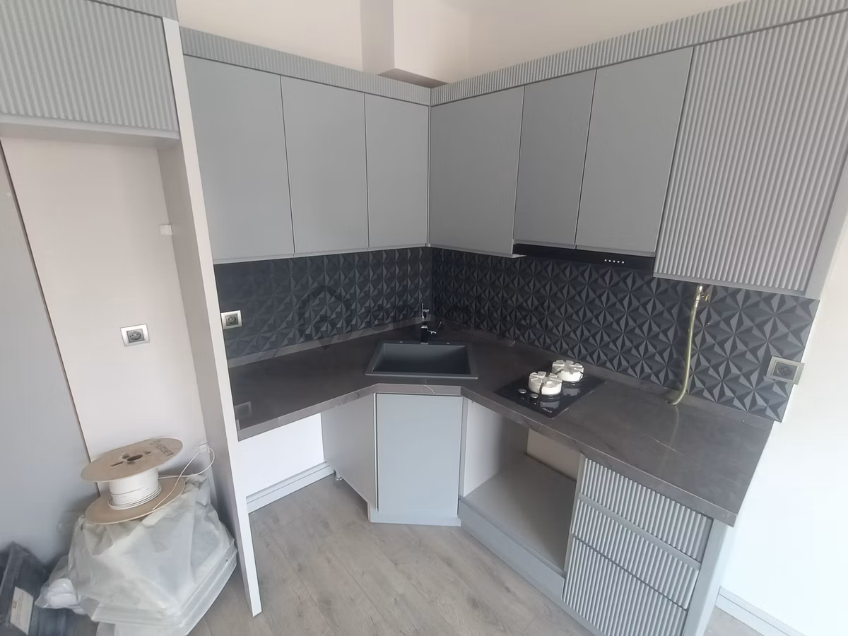 İzban Durağı Cepheli Binada 2+1 Açık Mutfaklı Sıfır Ara Kat - 7