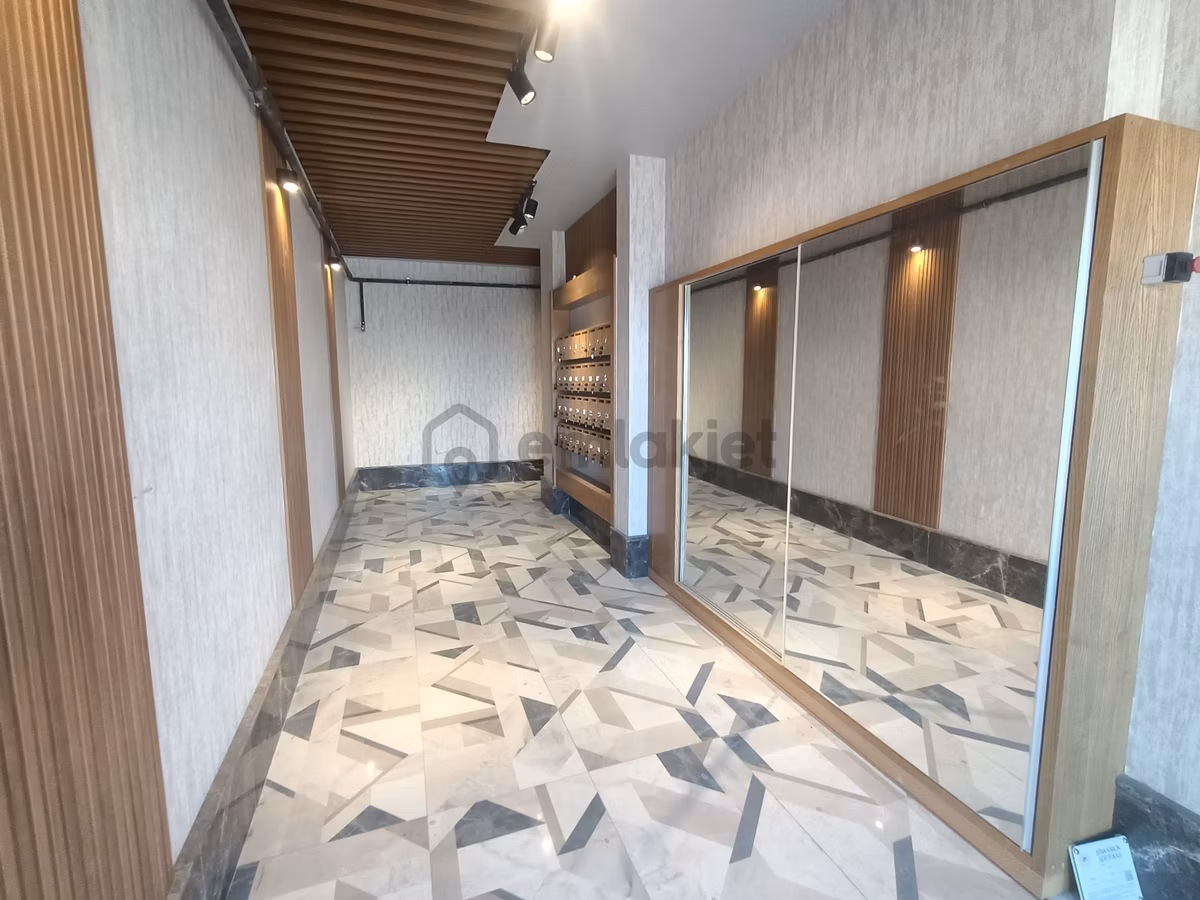 İzban Durağı Cepheli Binada 2+1 Açık Mutfaklı Sıfır Ara Kat - 3