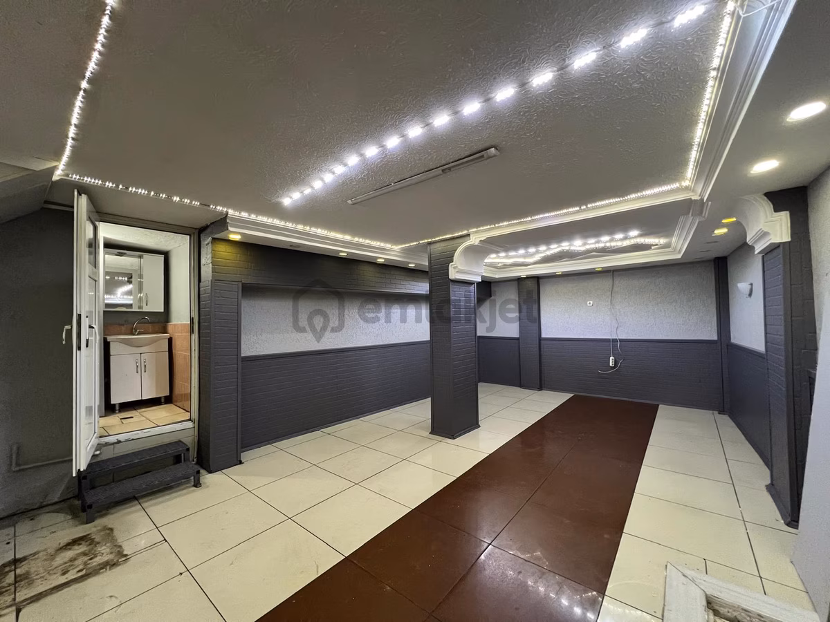 Molla Team'den Merkezi Konumda 160m2 Satılık Dükkan - 10