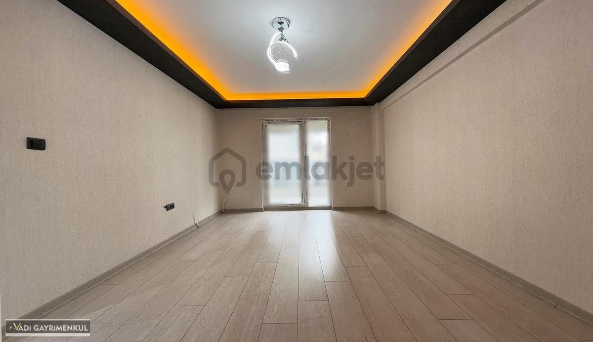 Vadi'den Hisar'da Sıfır Bulvar Yakını İskanlı E.banyolu 3+1! - 4