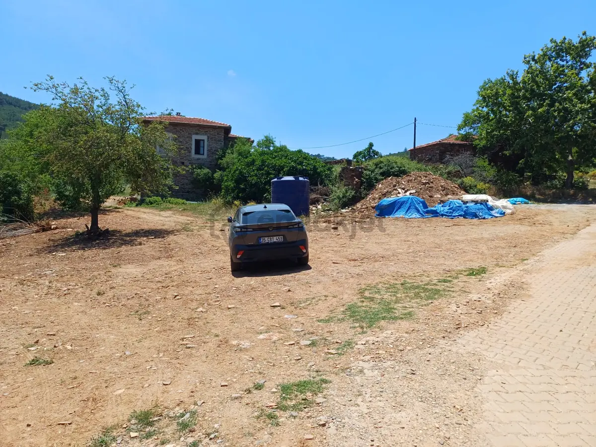 İzmir Bayındır Dernekli De Satılık %50 Köyiçi İmarlı 195 M2 İki Kat Etrafında Taş Evler Yapılıyor - 11