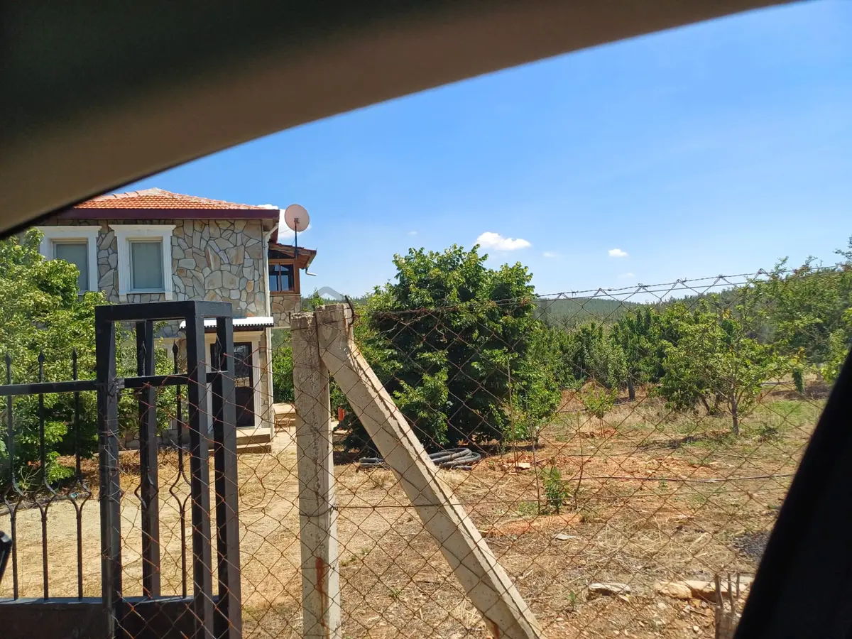 İzmir Bayındır Dernekli De Satılık %50 Köyiçi İmarlı 195 M2 İki Kat Etrafında Taş Evler Yapılıyor - 2