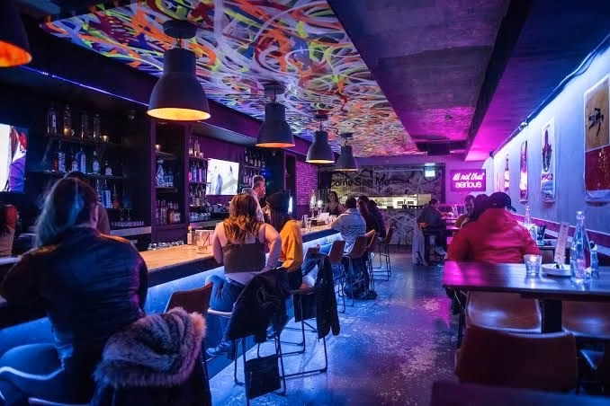 Alsancak'ta Devren Kiralık Club Bar - 13
