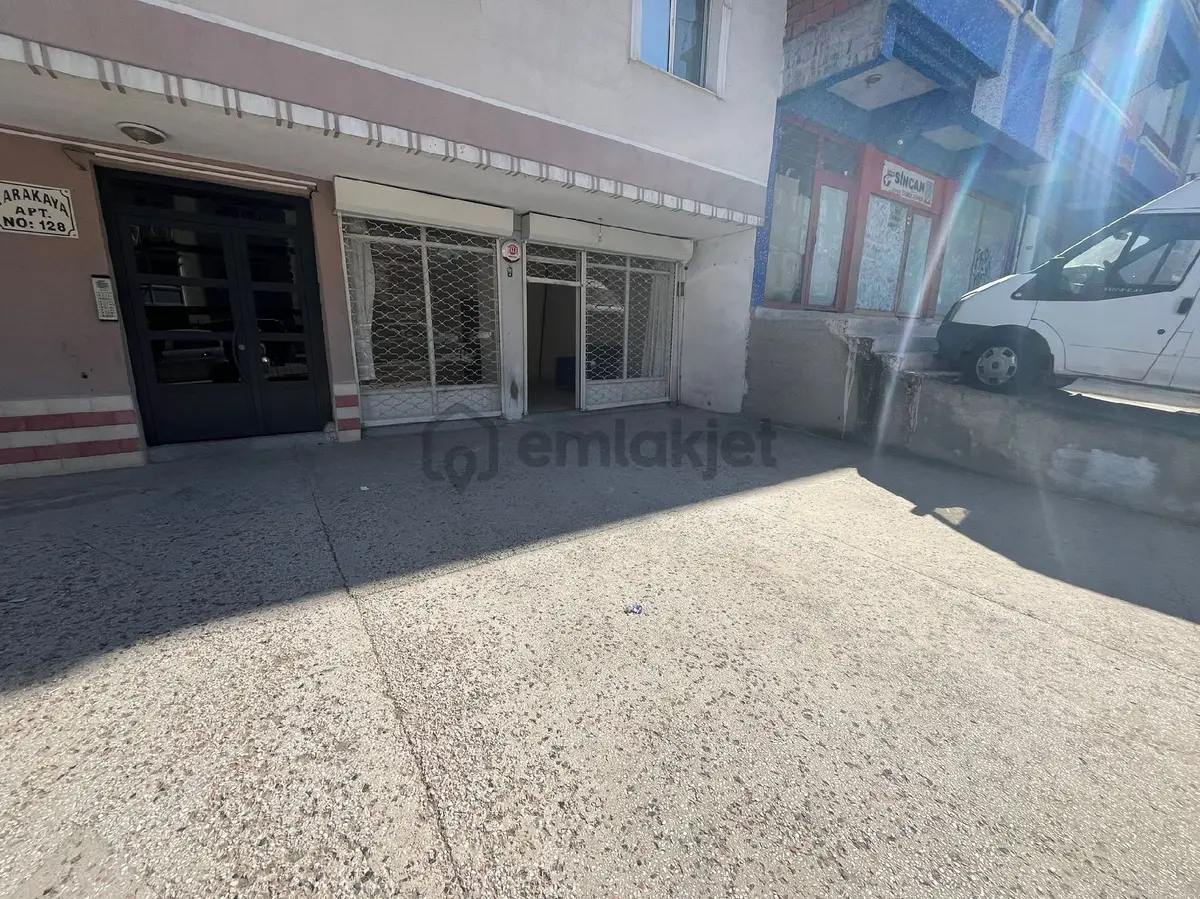 Cadde Üzeri Merkezde 40m2 İşlek Dükkan - 7
