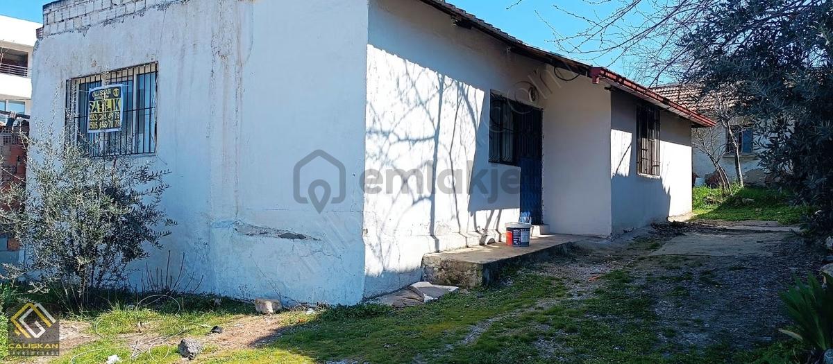 Eskihisar'da Cadde Üzeri 160 M² Arsa Ve Ev