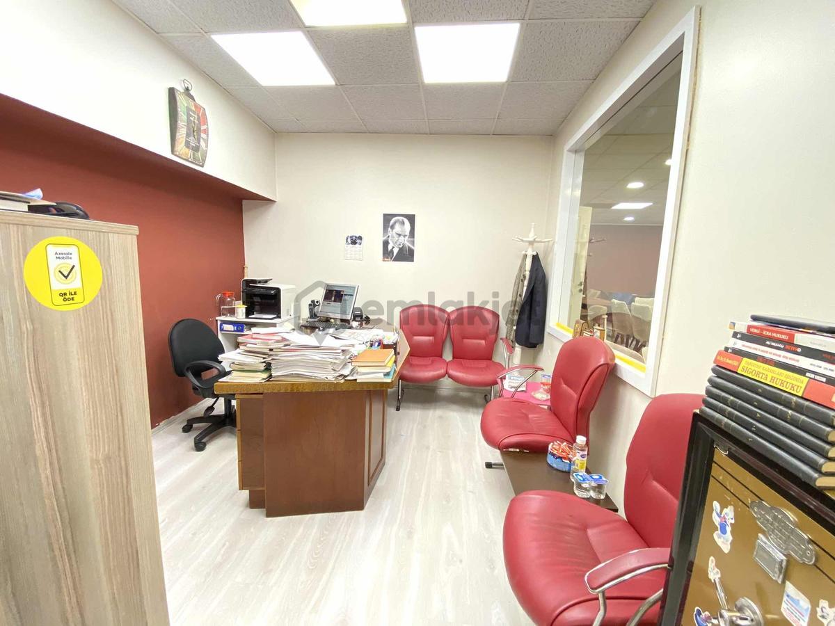 Şehit Teğmen Yavuzer Caddesi Üzerinde 750 M² Dev Ticari Dükkan - 15