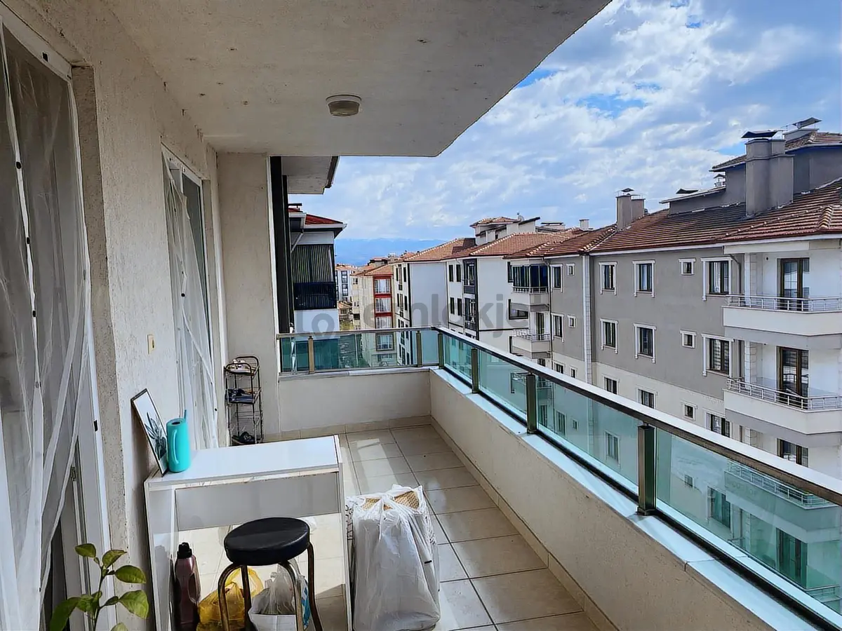 Cumhuriyet Mahallesi Mutluluk Apt.da Satılık 3+1 Daire - 20