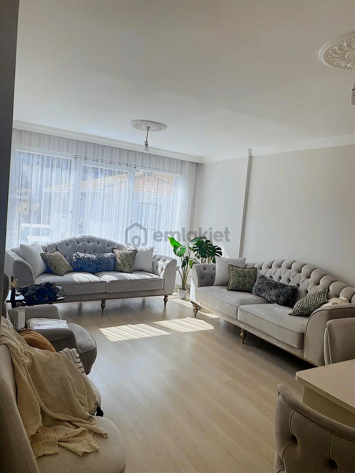Cumhuriyet Mahallesi Mutluluk Apt.da Satılık 3+1 Daire - 25