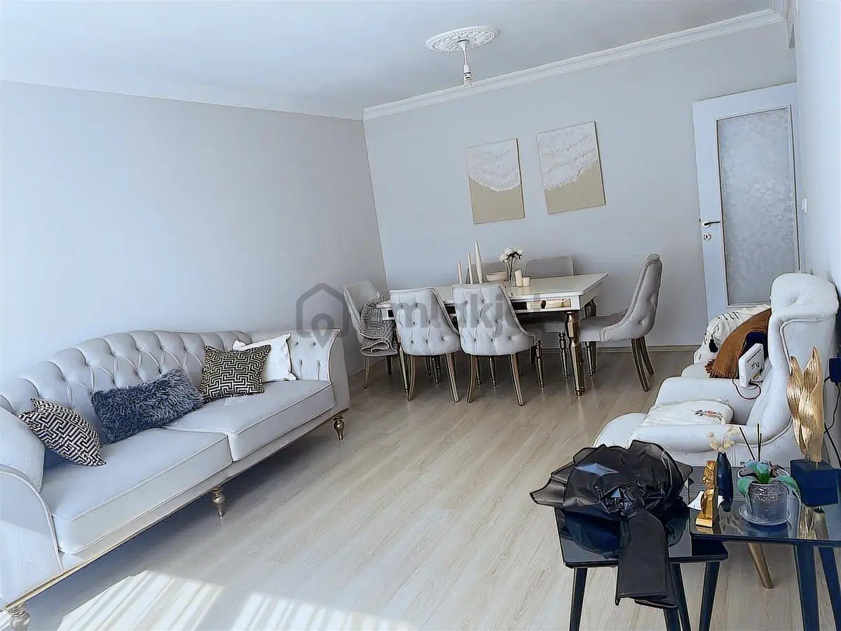 Cumhuriyet Mahallesi Mutluluk Apt.da Satılık 3+1 Daire - 23