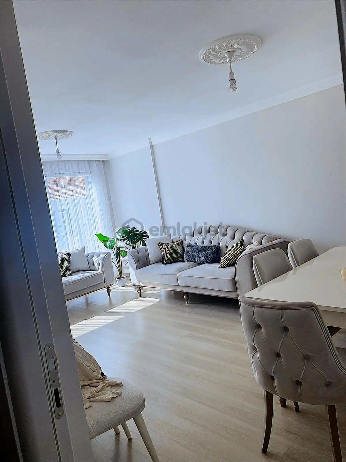 Cumhuriyet Mahallesi Mutluluk Apt.da Satılık 3+1 Daire - 5