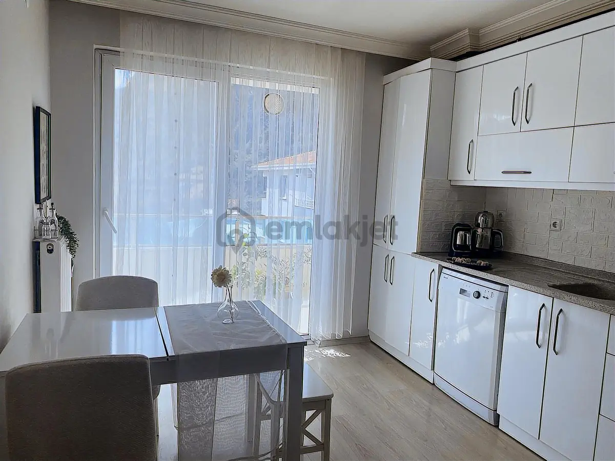 Cumhuriyet Mahallesi Mutluluk Apt.da Satılık 3+1 Daire - 16