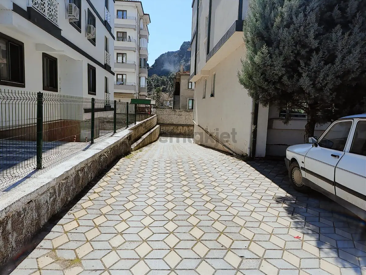 Cumhuriyet Mahallesi Mutluluk Apt.da Satılık 3+1 Daire - 9