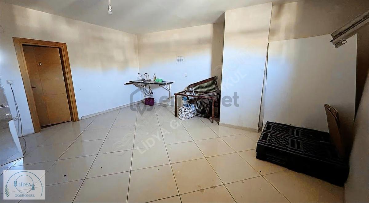 Maltepe Fındıklı'da Satılık 2 Dükkan (180m²) - 18
