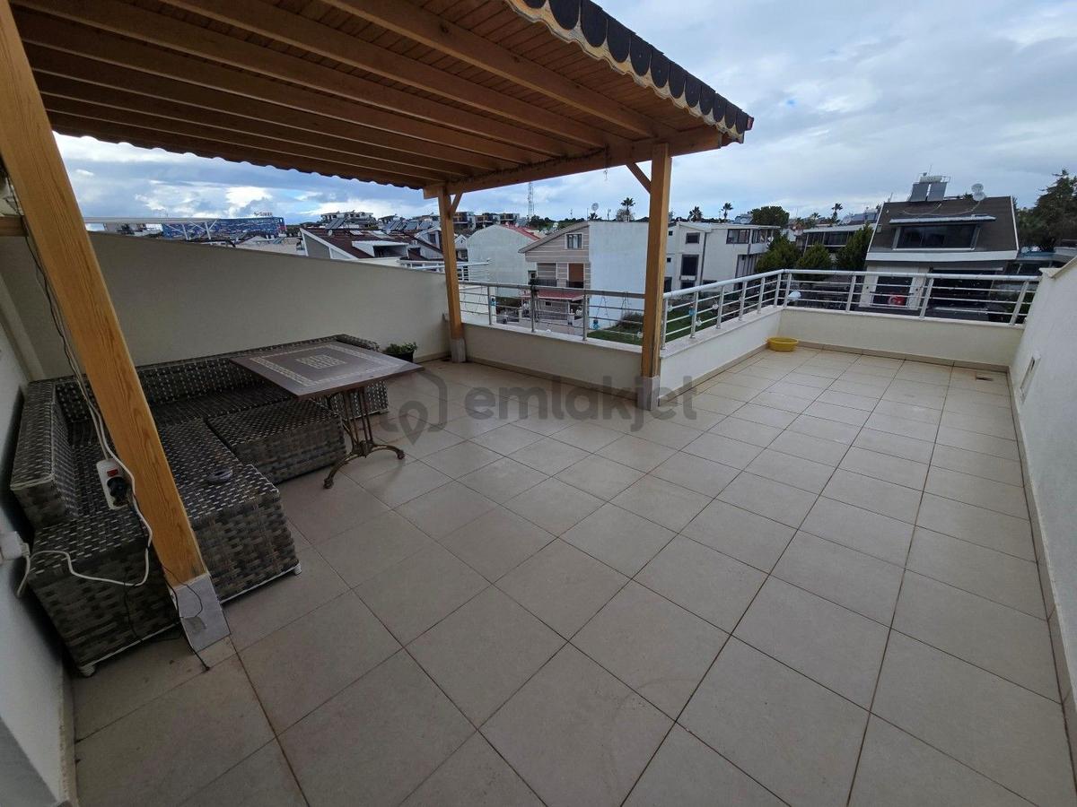 Didim Efelerde Havuzlu Sitede Satılık Full Eşyalı 3+1 Dubleks Daire - 11