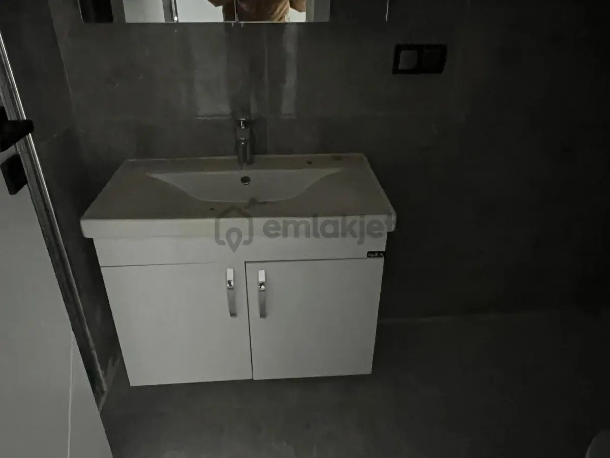 Teyyaredüzünde Kiralık 1+1 Sıfır Daire Asansörlü - 12
