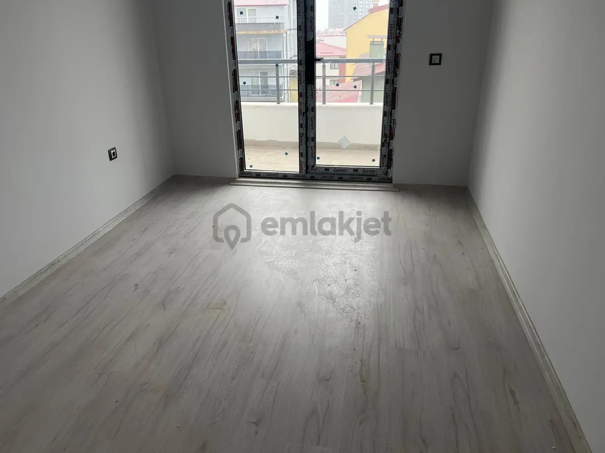 Teyyaredüzünde Kiralık 1+1 Sıfır Daire Asansörlü - 22