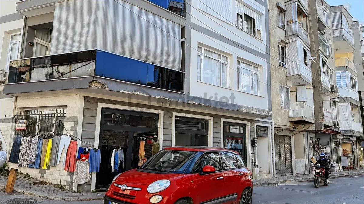 Bayraklı'da Merkezi Konumda Satılık Dükkan - 10