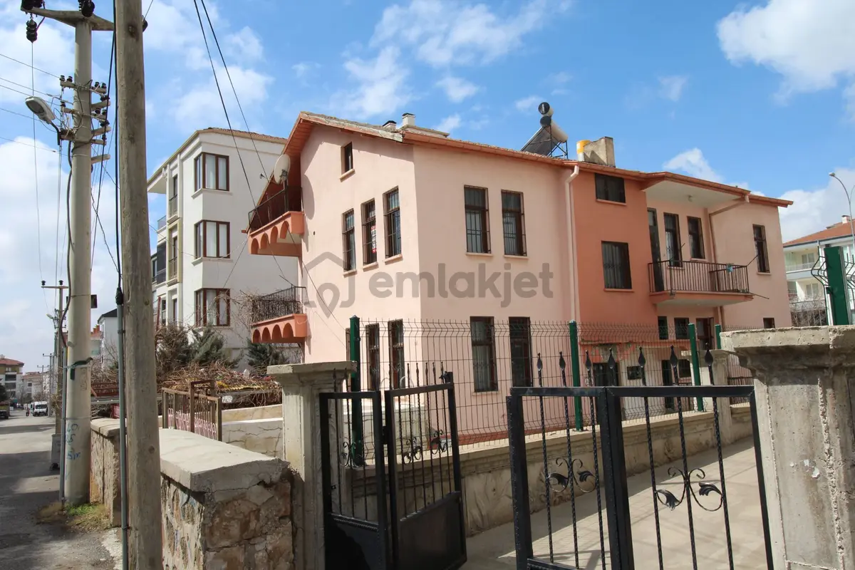 Aksaray Şifahanede Sobalı 3+1 Kiralık Daire - 7
