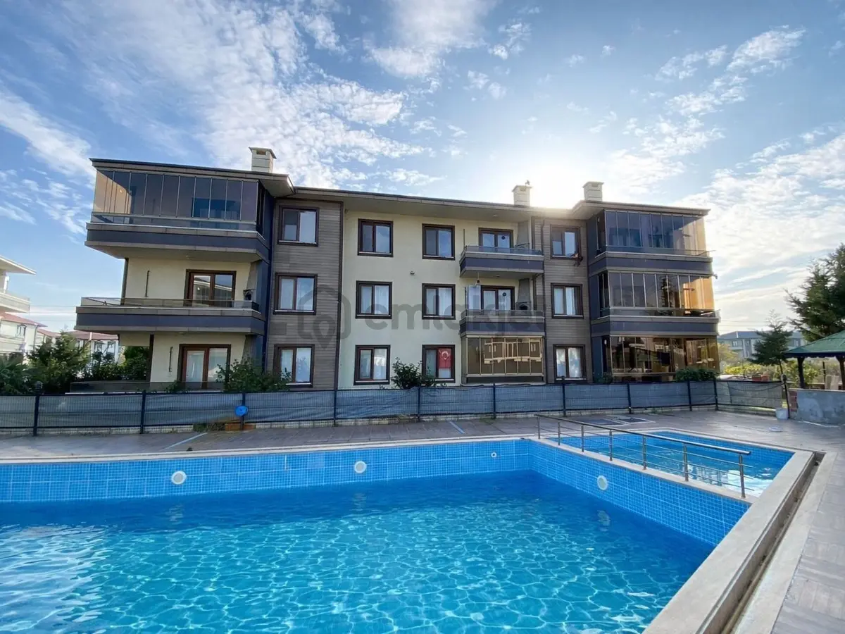 Karasuda Site İçinde, Havuzlu, Ekonomik 1+1 Satılık Daire