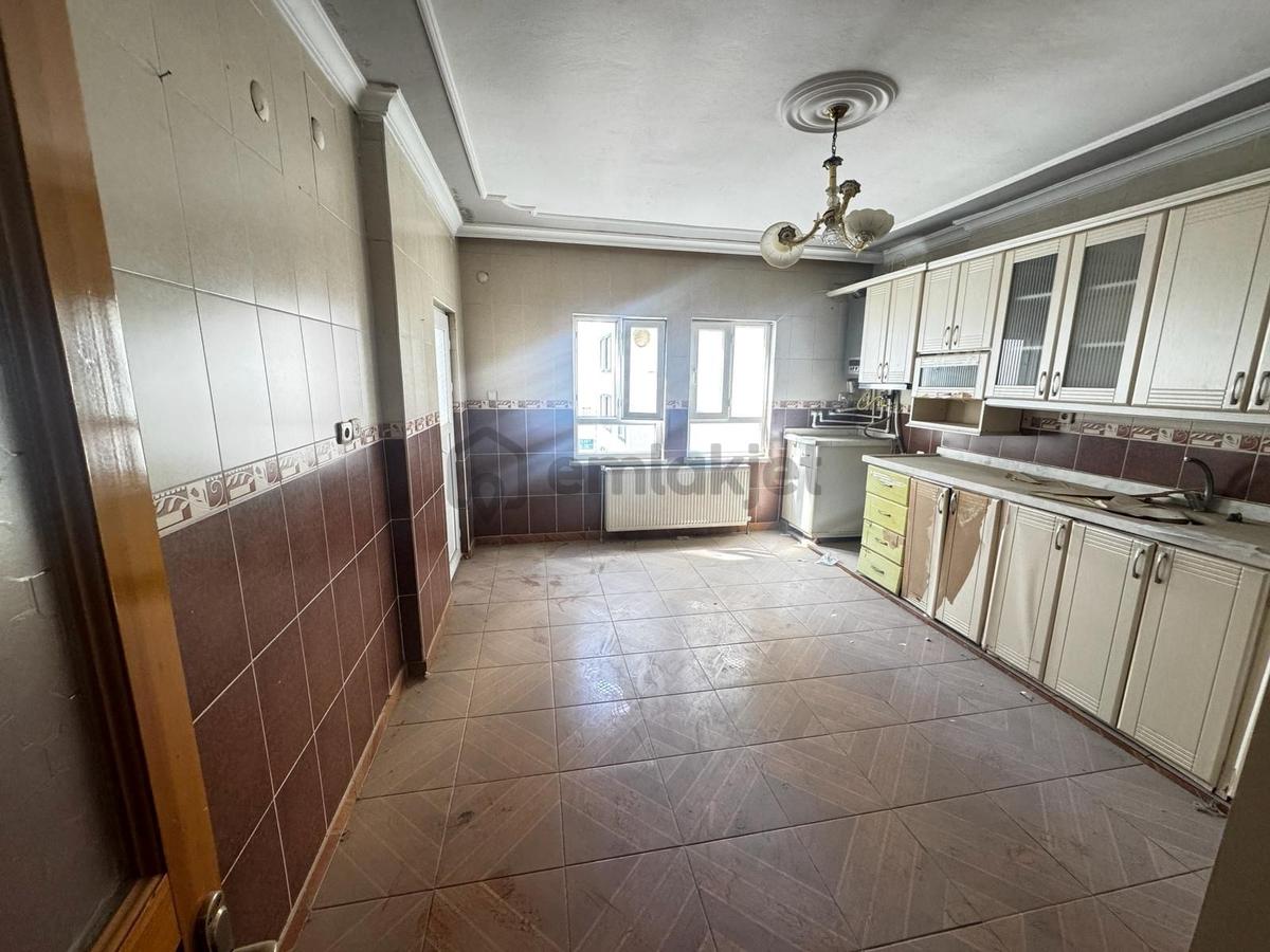 Çamlıtepe'de Satılık 4+1 Geniş Daire 150m² - 6
