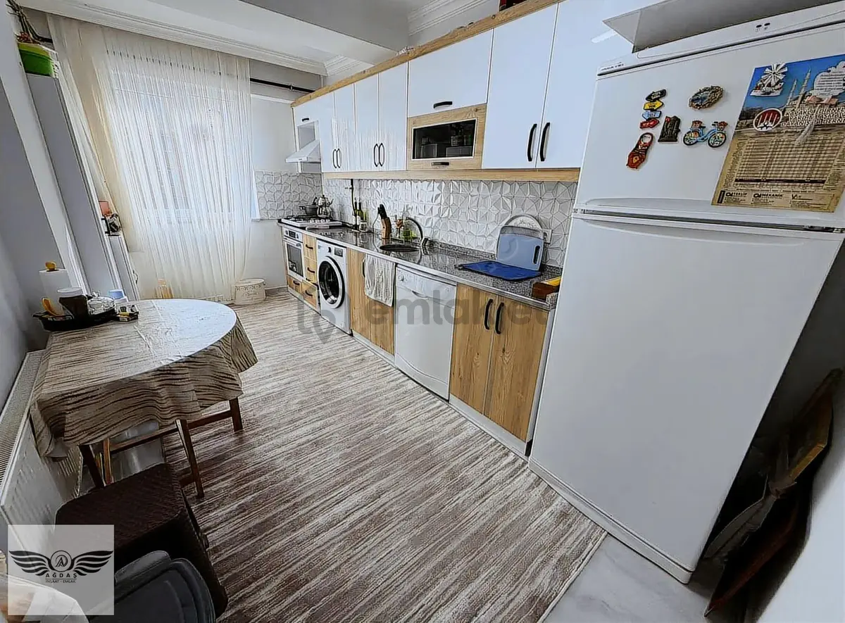 Merkezi Konumda Koşe Başı Ön Cephe 2+1 İskanlı Daire