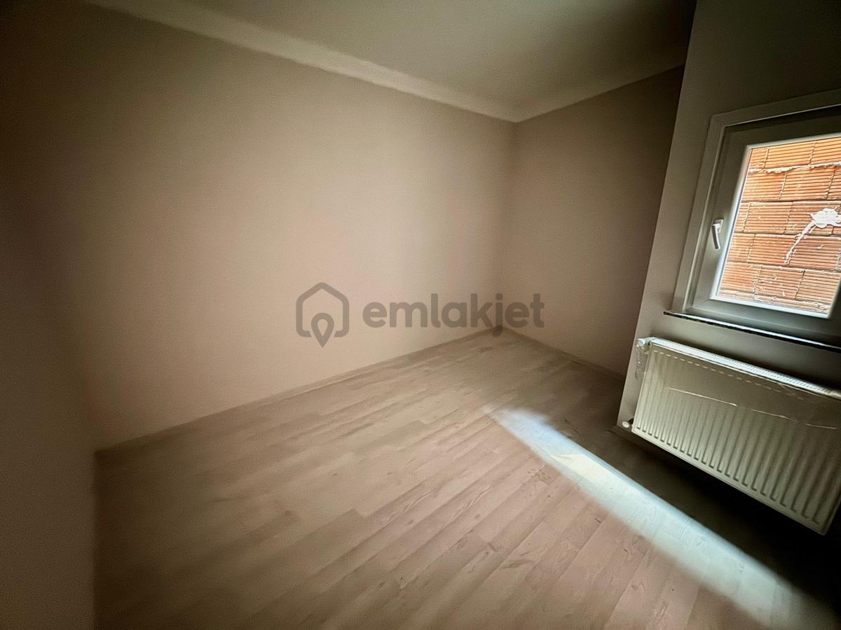 Kağıthane Çeliktepe'de Satılık 3+1 Çatı Katı Daire - 24