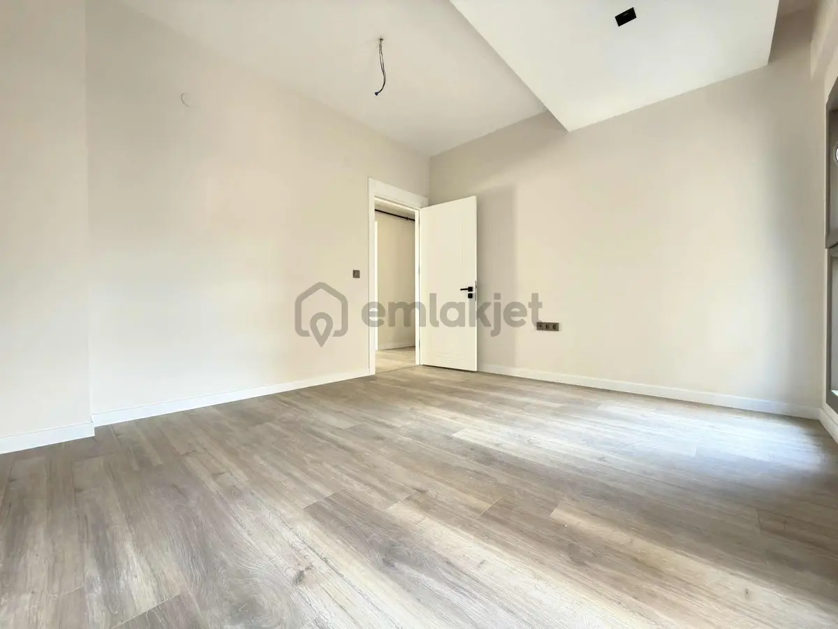 Ataşehir Cbc Aura Sitesinde Satılık 1+1 - 50m2 - 20