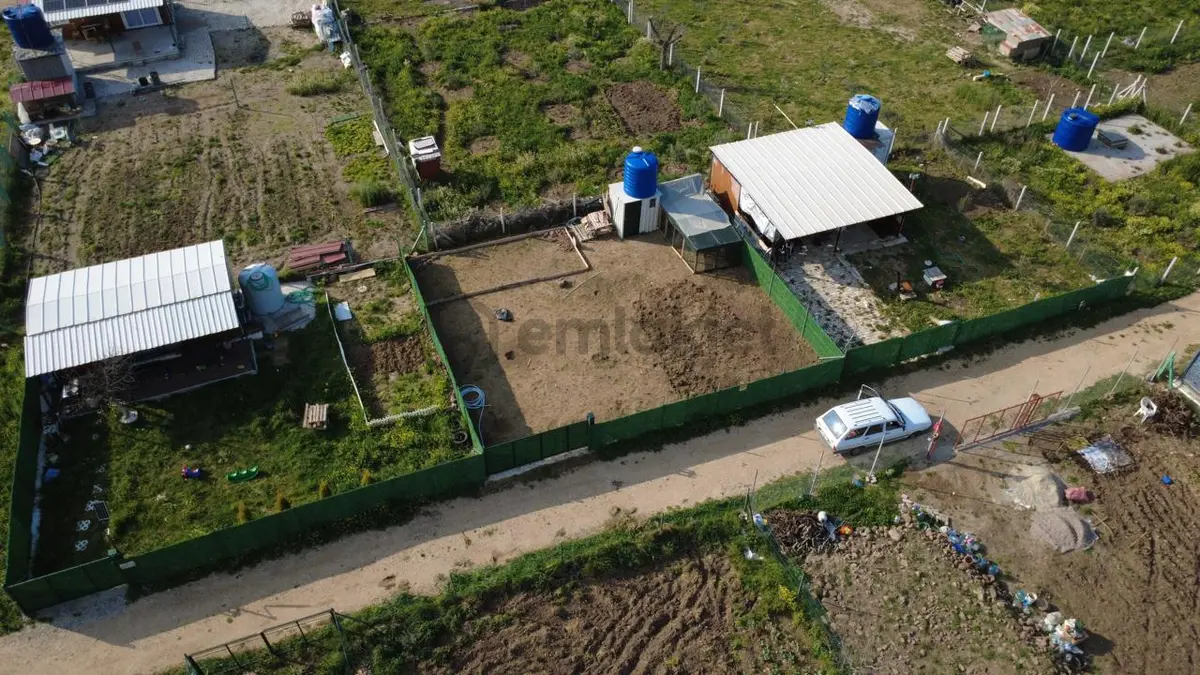 Çıtakta 213m2 İçerisinde Konteyner Bulunan Tarla - 11