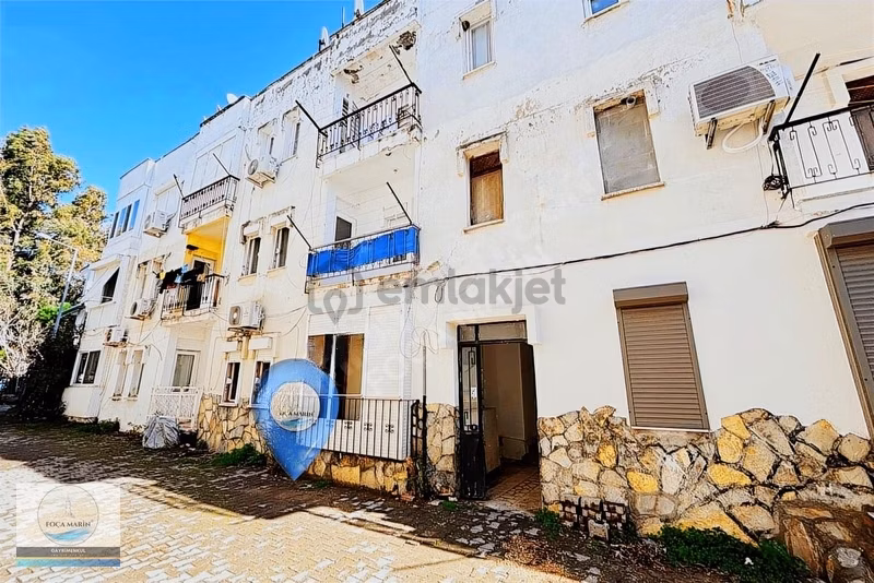 Foça Merkezde Denize Çok Yakın Konumda Giriş Kat Geniş 1+1 Daire - 2