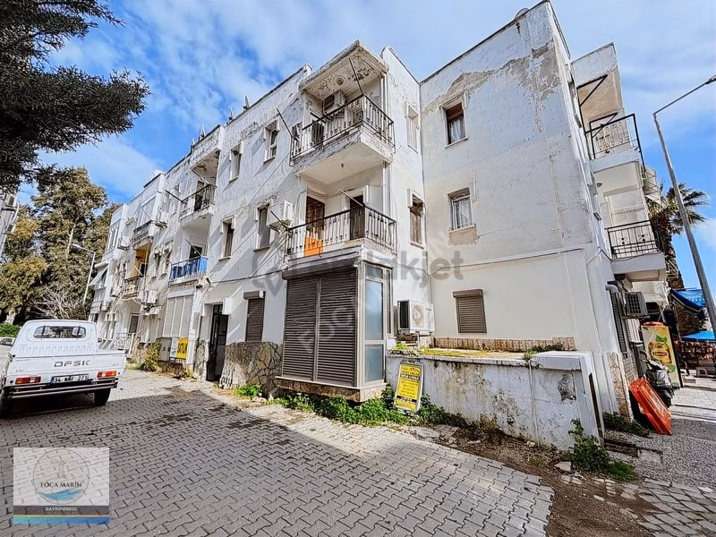 Foça Merkezde Denize Çok Yakın Konumda Giriş Kat Geniş 1+1 Daire - 31