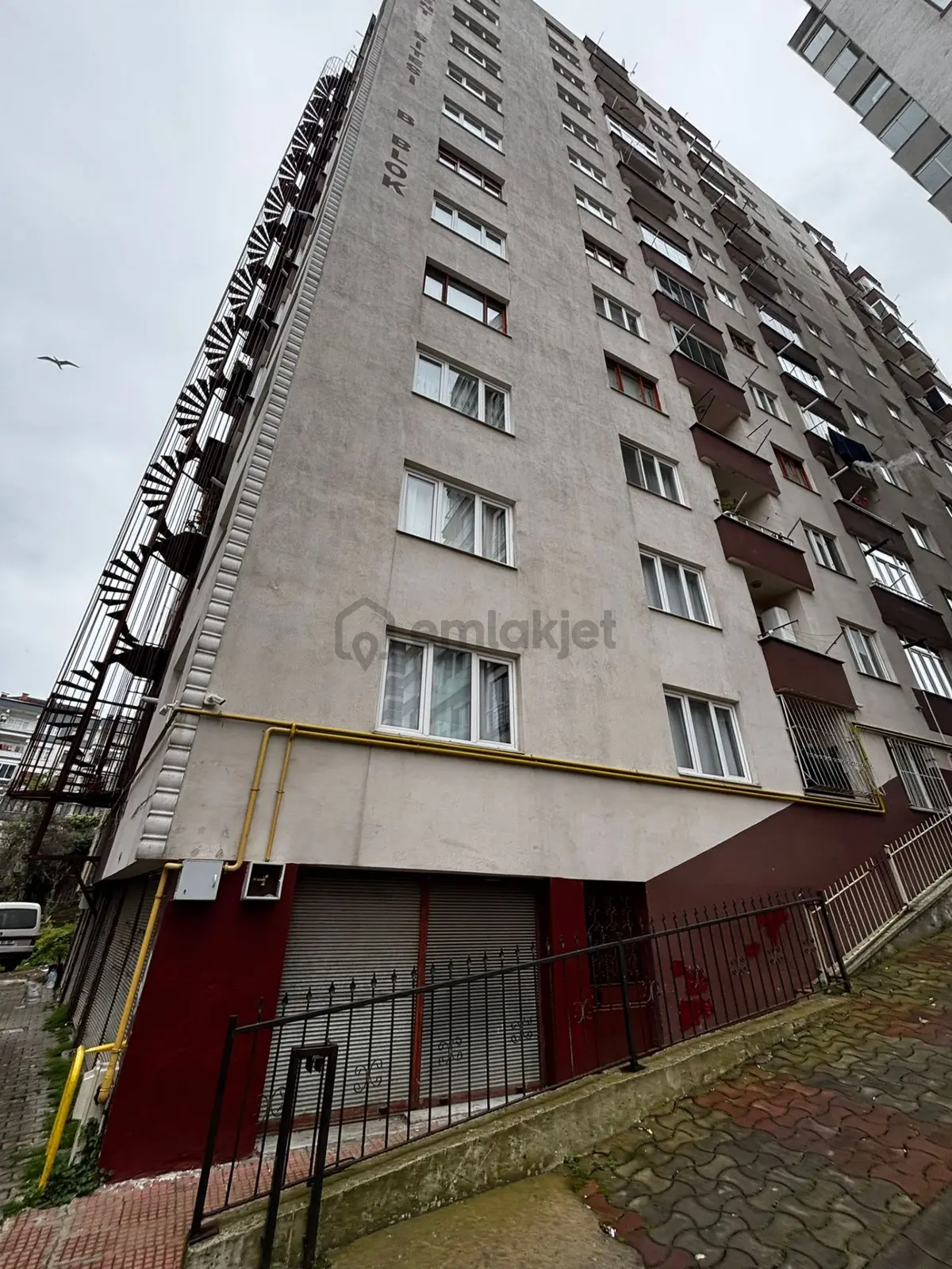 Akçaabat'ta Satılık 3+1 Daire - 100m² - Deha Emlak