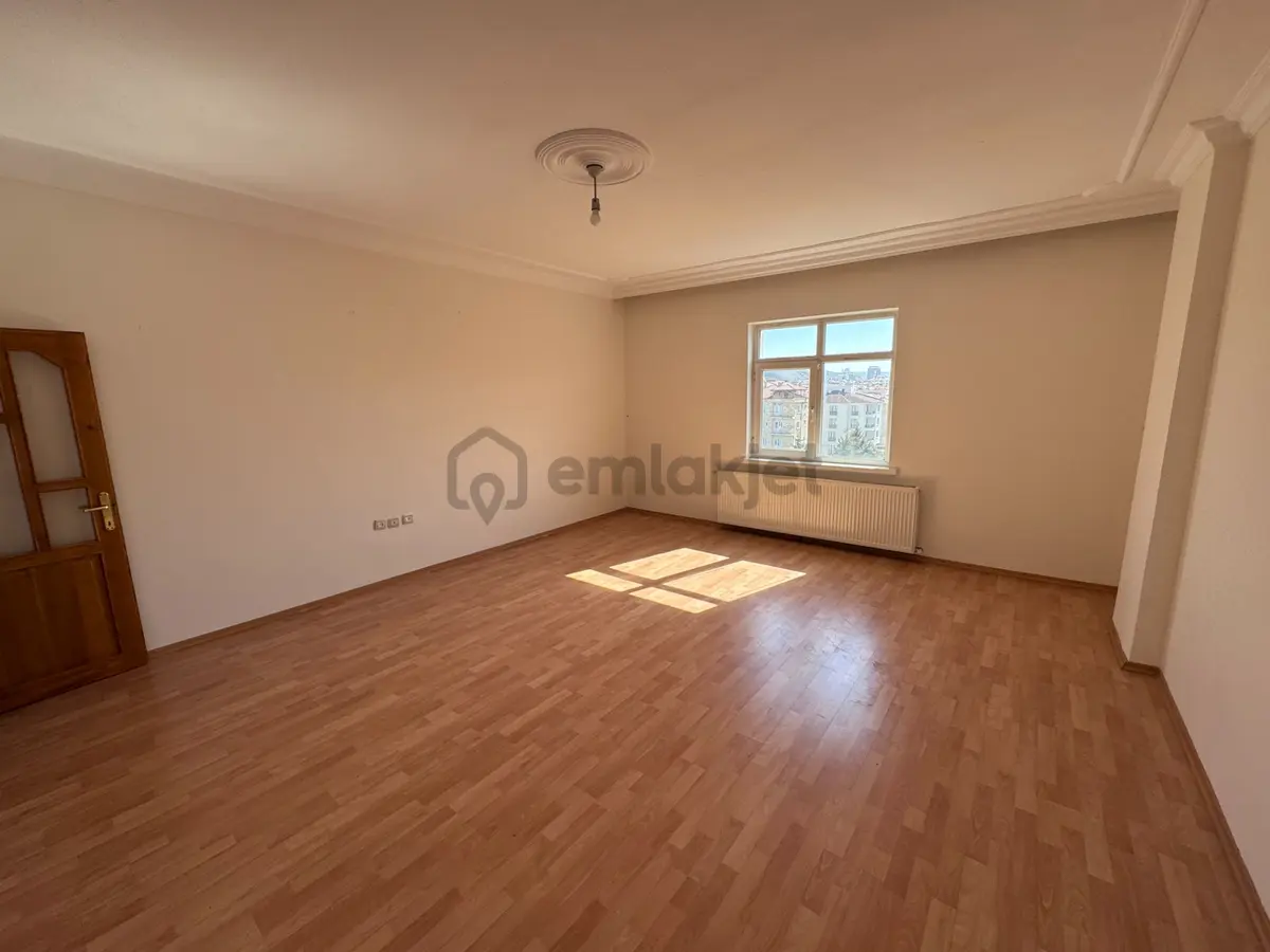 Şanlıbaba Emlak'tan Güzelyurt Mahallesinde Satılık 3+1 Daire - 10