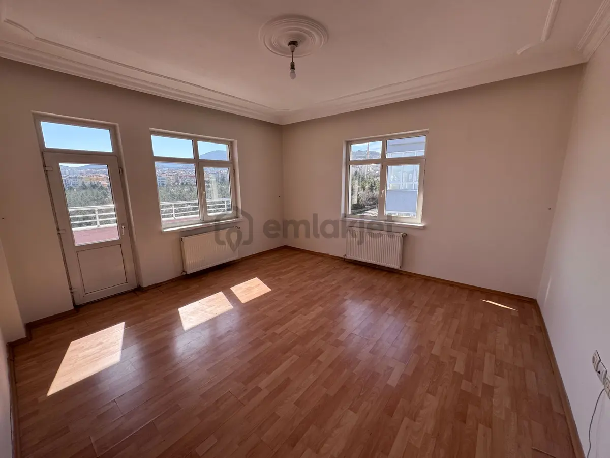Şanlıbaba Emlak'tan Güzelyurt Mahallesinde Satılık 3+1 Daire - 16