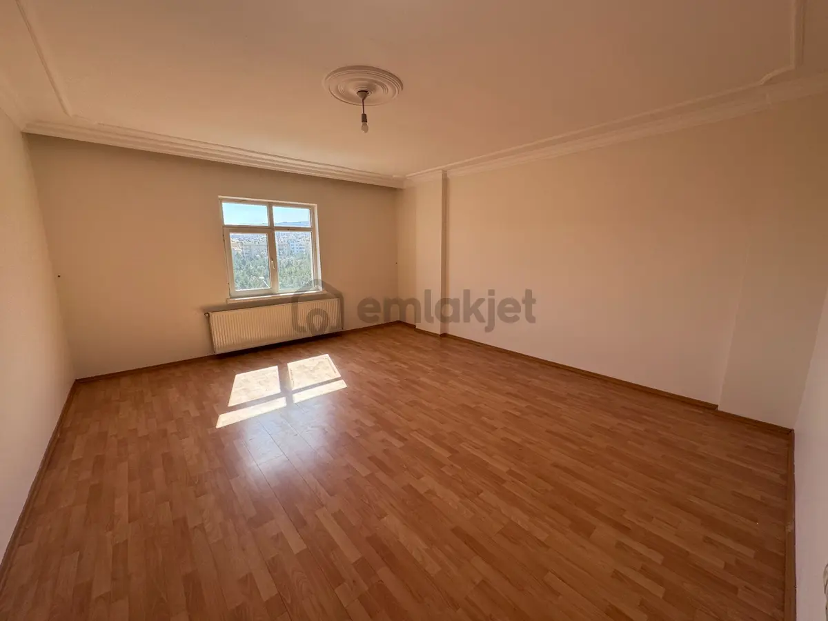 Şanlıbaba Emlak'tan Güzelyurt Mahallesinde Satılık 3+1 Daire - 9