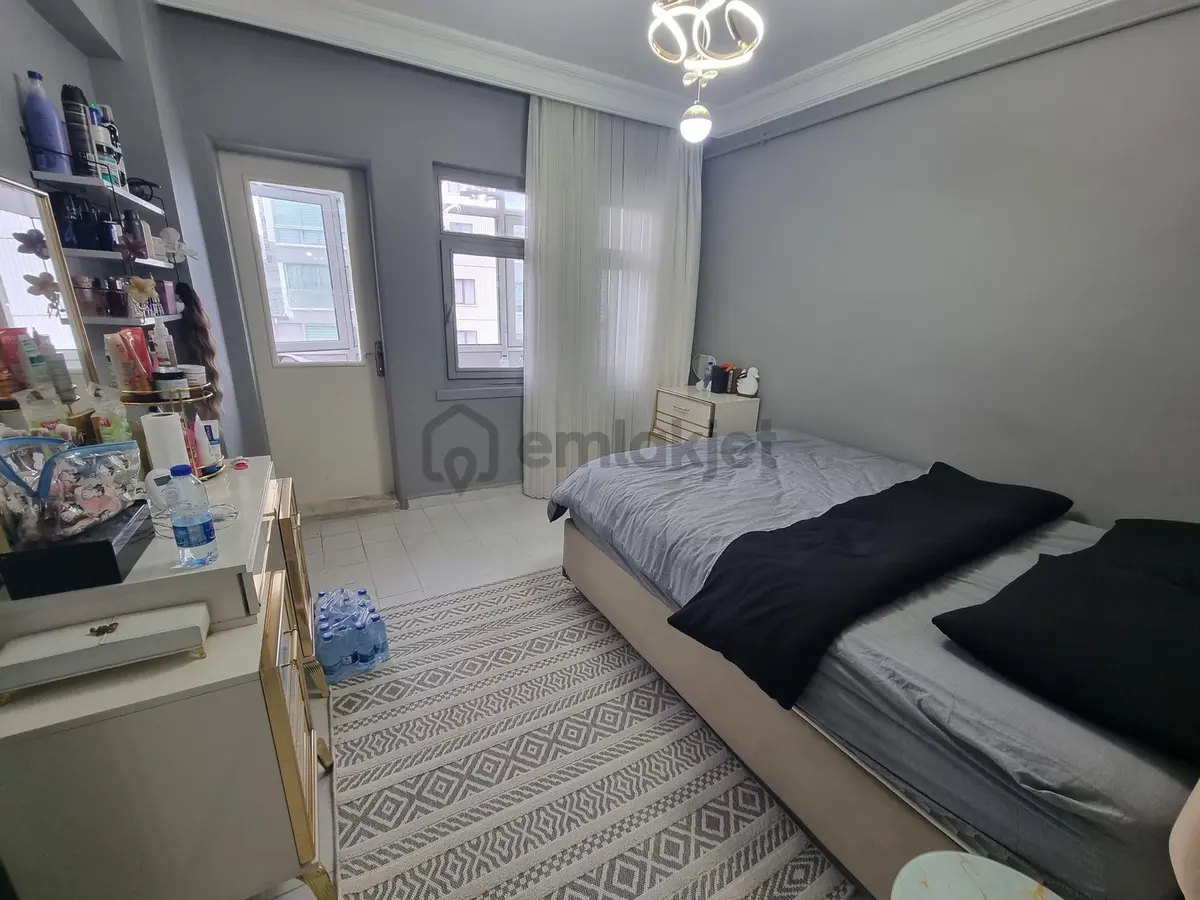 İmir Emlak'tan 3+1 130m2 Ayyıldız Cadde Üstünde 3.kat Daire - 3