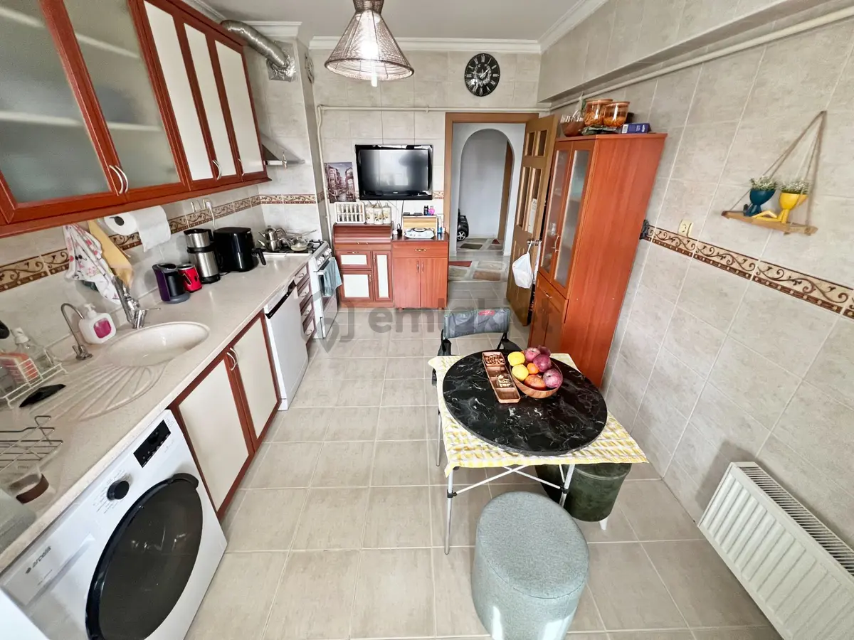 Etliğin Gözde Binası Asansörlü 3+1 E.banyolu Çift Teras Balkonlu - 7