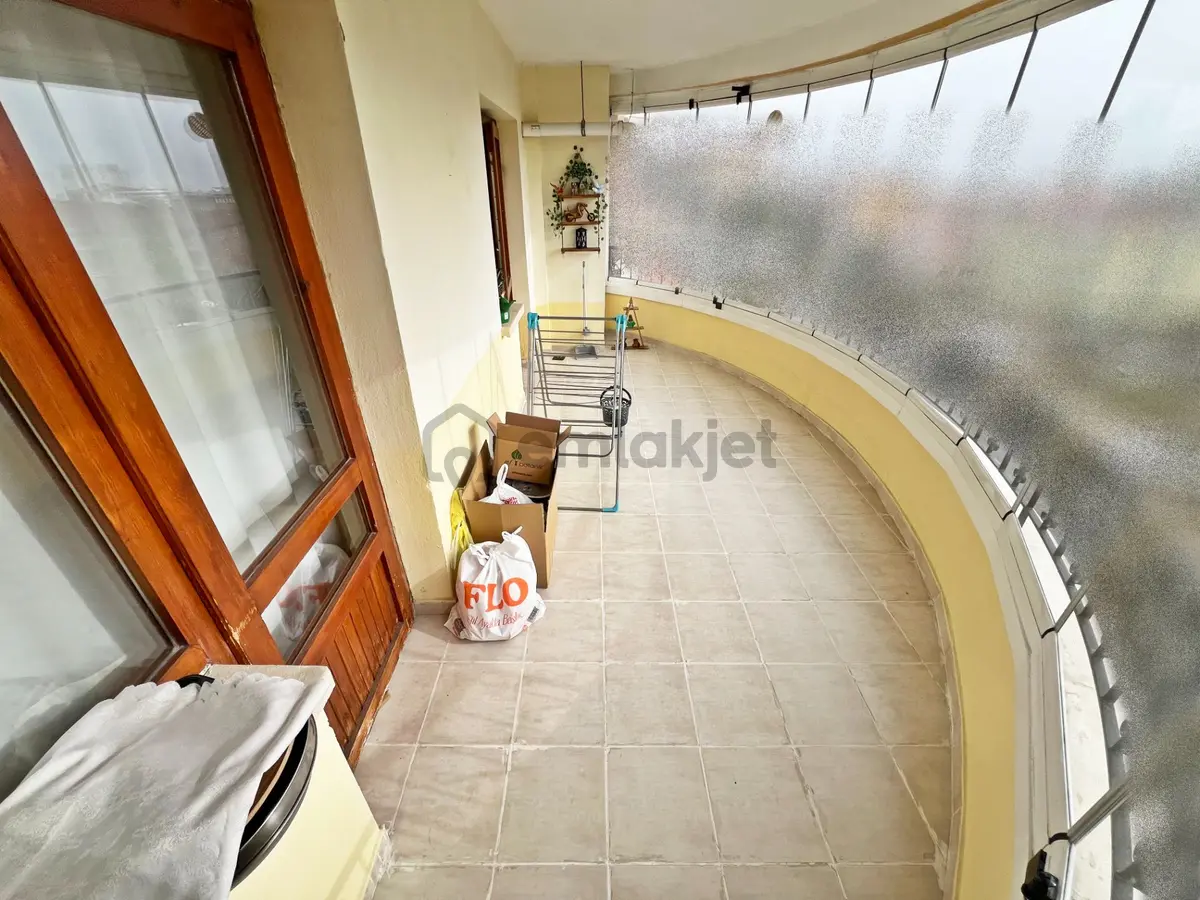 Etliğin Gözde Binası Asansörlü 3+1 E.banyolu Çift Teras Balkonlu - 11