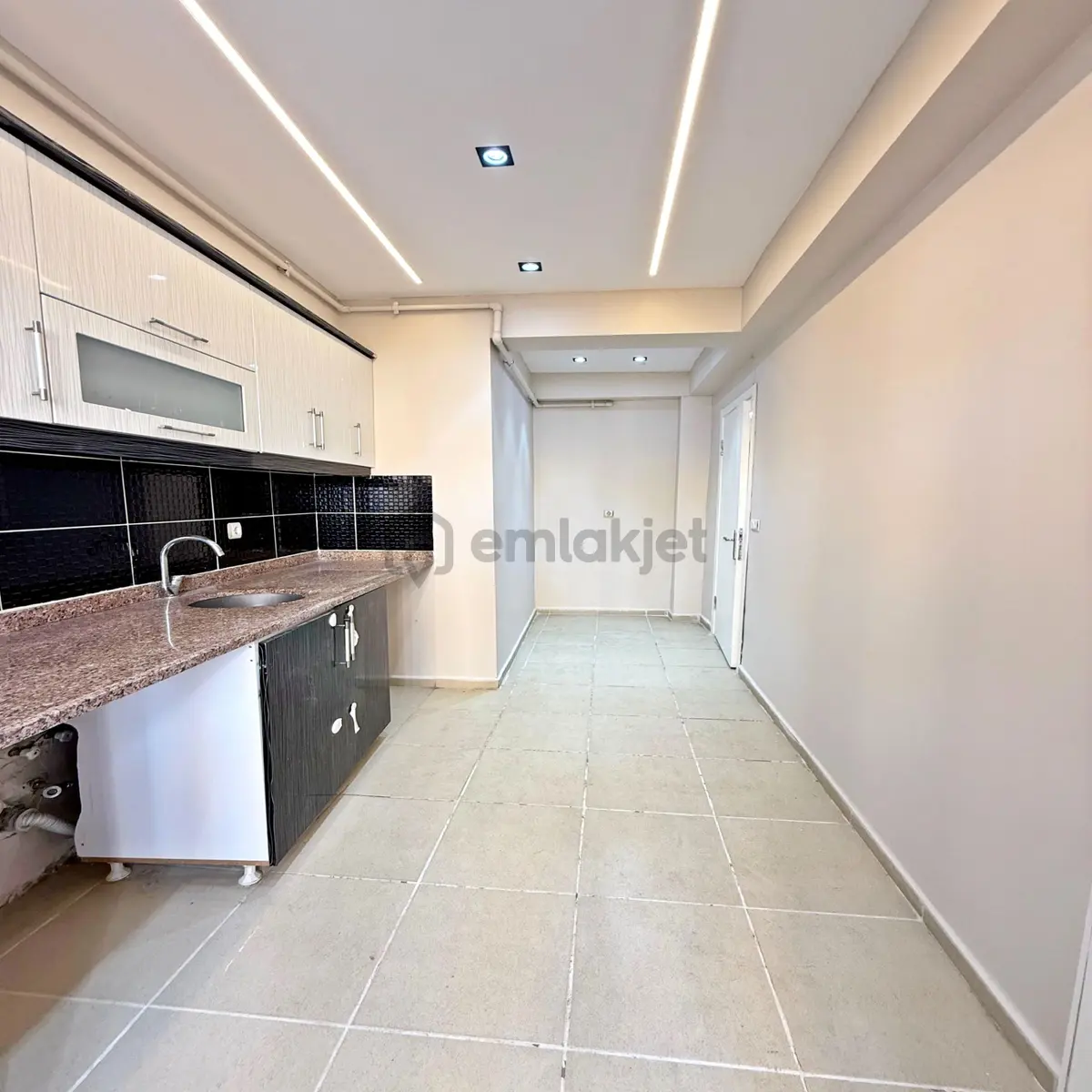 Bahçeşehir Lokasyonunda 2+1 Satılık Daire - 4