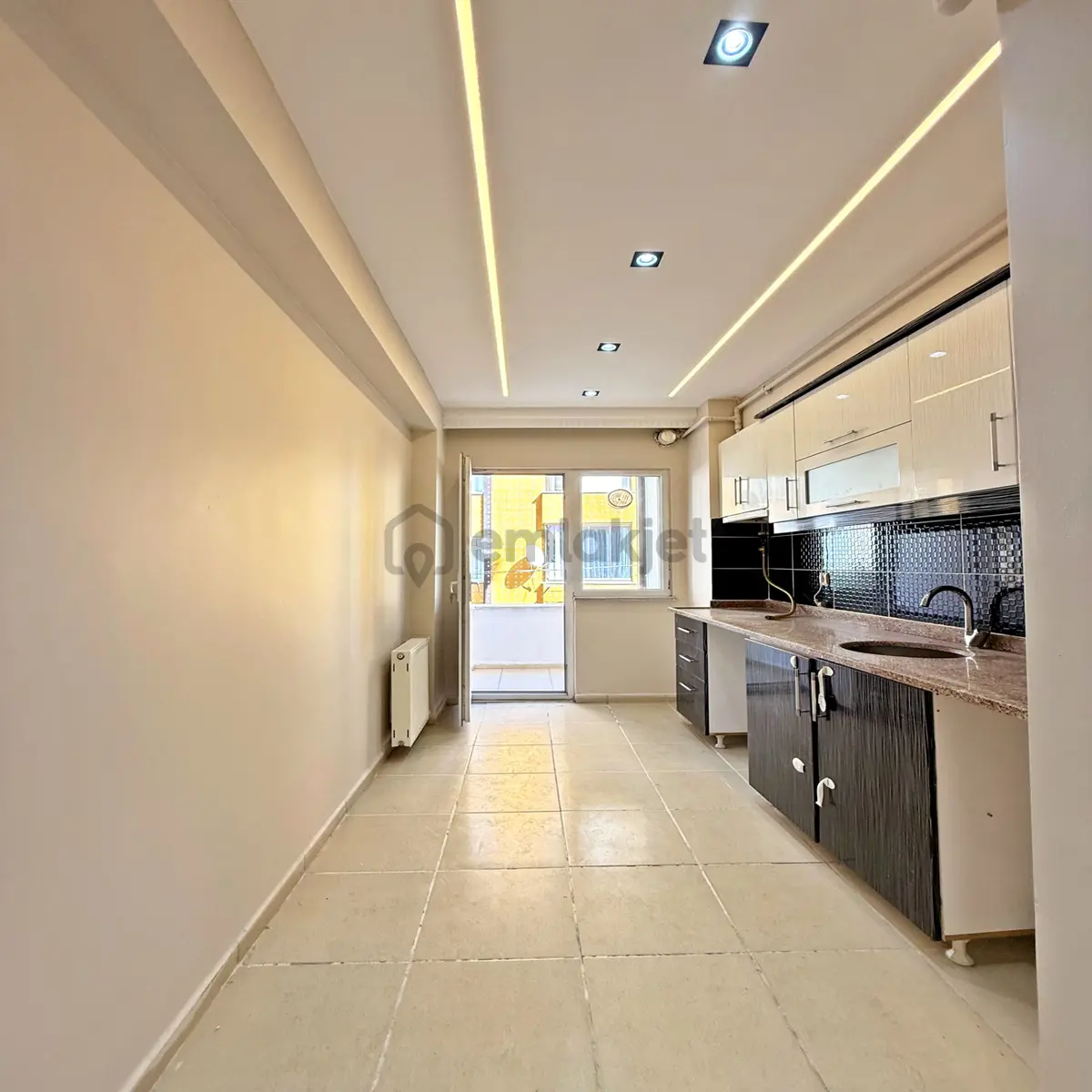 Bahçeşehir Lokasyonunda 2+1 Satılık Daire - 16