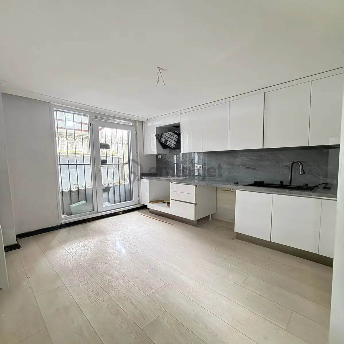 Bahçeşehir Lokasyonunda 3+1 Satılık Daire - 5