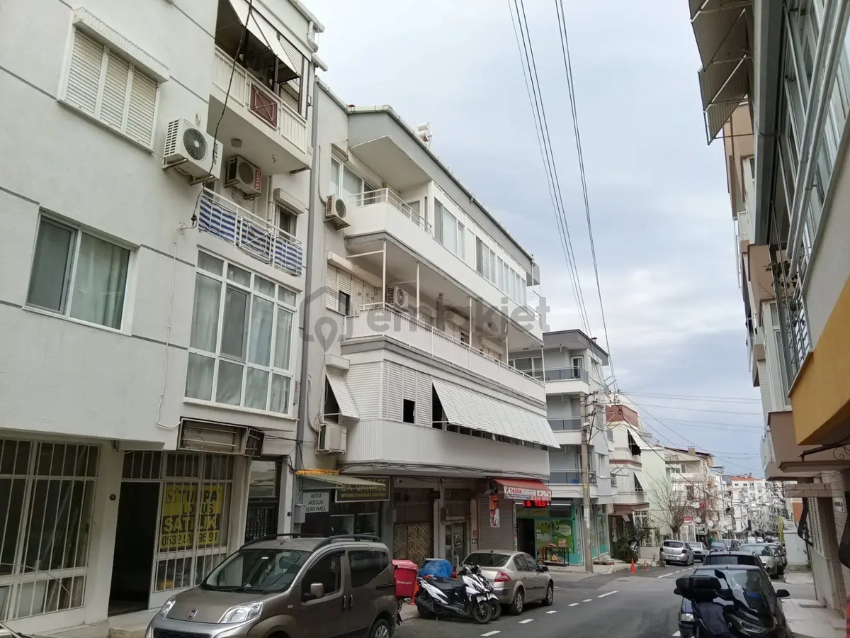 Balçova'da 80 M2 Satılık Dükkan - 3