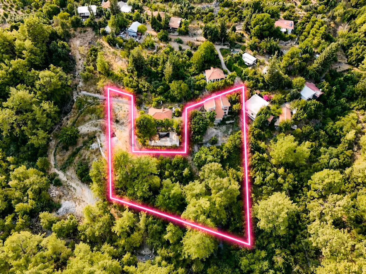 Yazırda Müstakil Arsa İçinde Triplex Villa Satılık