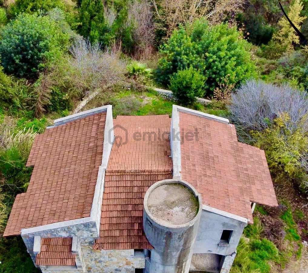 Yazırda Müstakil Arsa İçinde Triplex Villa Satılık - 2